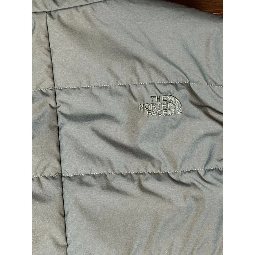 The North Face Womens Puffer Vest Dark Gray Sherpa Lined Full‎ Zip Small